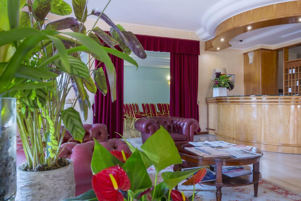 Hotel Astura Palace 4*